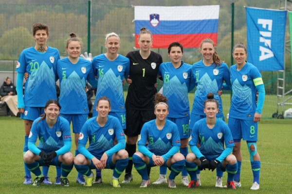 Selección femenina de fútbol de eslovenia